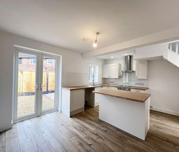 3 bedroom semi-detached house to rent - Photo 6