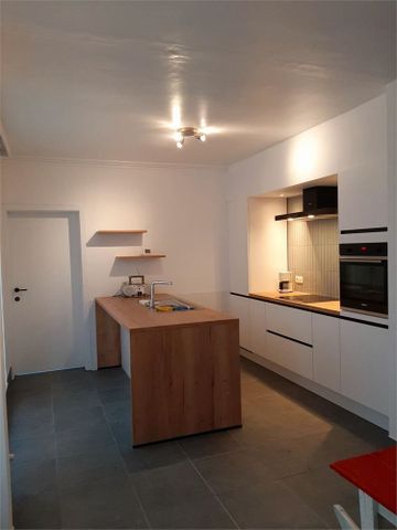 Alleenstaande woning met een zonnige tuin - Foto 3