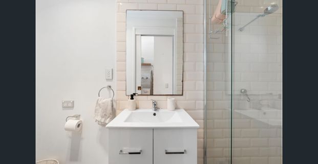 Beachside Convenience, Contemporary 2 Bedroom Townhouse - Photo 1