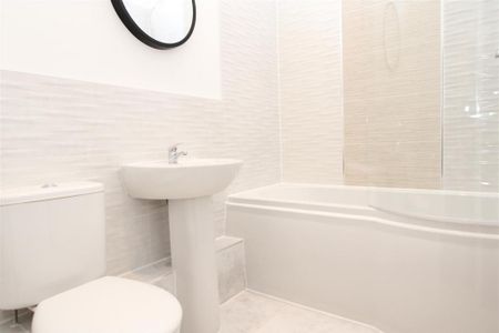 2 bedroom semi-detached house to rent - Photo 3