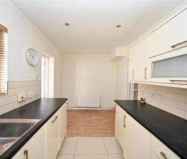24 St. James's Place, Belfast, BT12 6EH - Photo 1