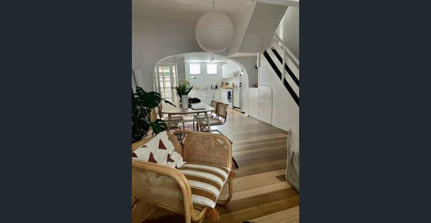 Classic Paddington Terrace for Lease - Photo 1