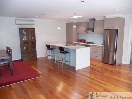 27a Lomond Avenue, Kilsyth - Photo 2