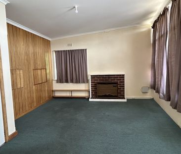 Available Now – Two Bedroom Unit in Prime Location - Photo 2