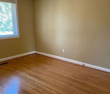 For Lease - 48 North Forster Park Drive, Oakville, Ontario - Photo 2