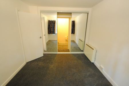 1 Bed Ground Floor Flat - Photo 2