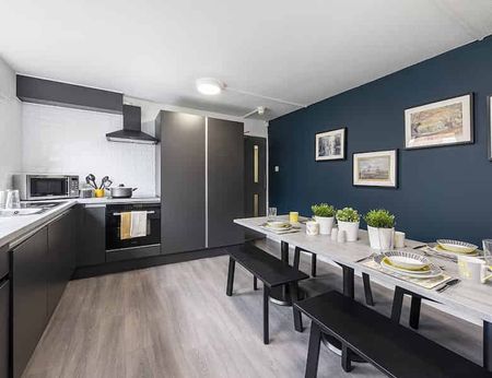 Six Bed Bronze - Photo 3