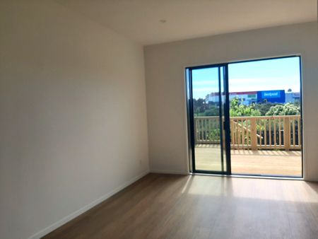 Immaculate Townhouse! - Photo 2