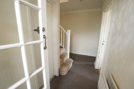 5 Bedroom House To Rent in Wallisdown - £2,150 pcm Tenancy Info - Photo 2