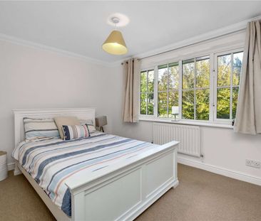 Seven bedroom home in private road close to St John's School. - Photo 6