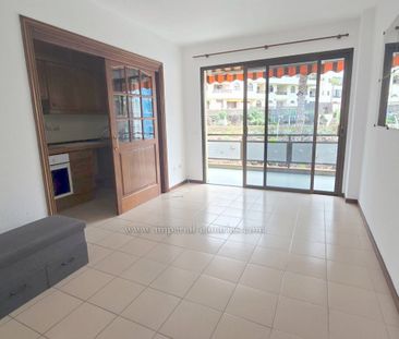 Apartamento con bonitas vistas y amplio balcón. Cerca de Supermerca... - Photo 1
