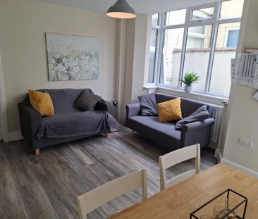 1 bedroom in a house share to rent - Photo 2