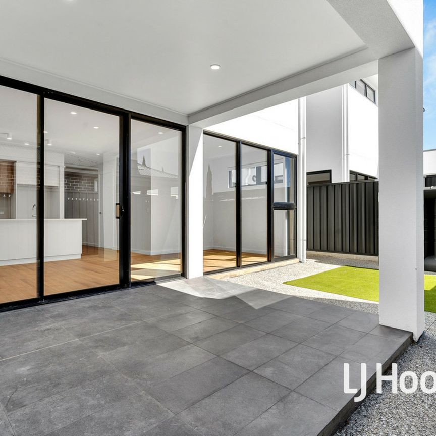 12 Coronation Avenue, CAMPBELLTOWN - Photo 1