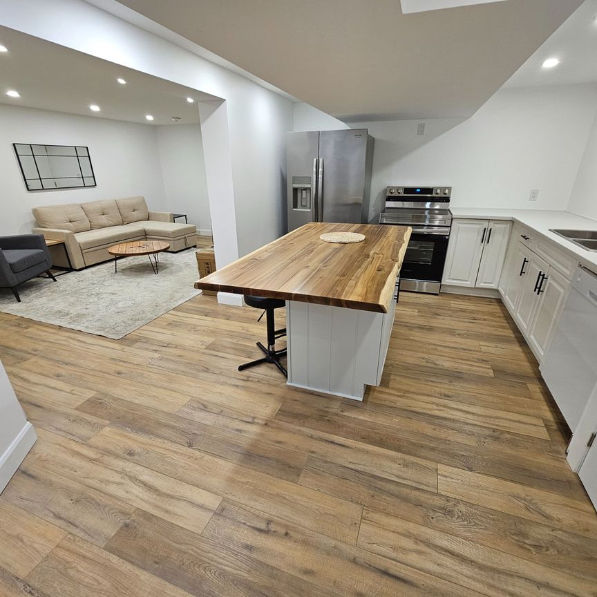 For Lease - 620 Sidney Street Unit# B, Belleville, Ontario - Photo 1