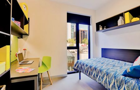 4 Bedroom Apartment - Photo 4