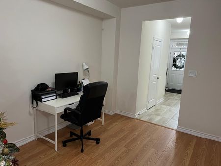 For Lease - 31 Tamworth Terrace, Barrie, Ontario - Photo 2