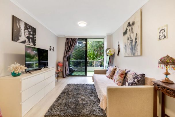 Ground Floor Apartment In Ideal Location - Photo 1