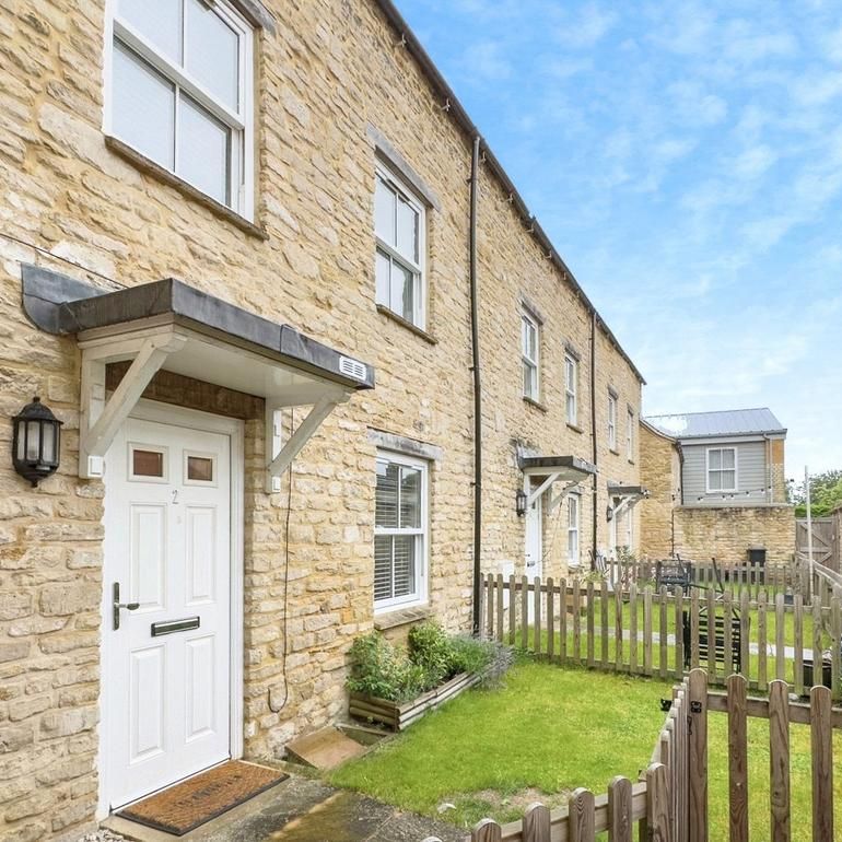 2 bedroom terraced house to rent - Photo 1