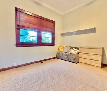 Modern Comfort & Style - Photo 3