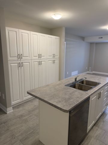 For Lease - 25 Paddington Grove Unit# Lower Unit, Barrie, Ontario - Photo 2