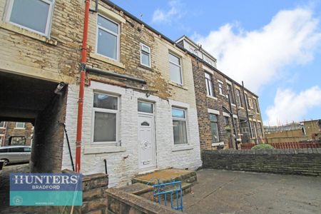 Great Russell Street Bradford West, Bradford, West Yorkshire, BD7 1LD - Photo 4