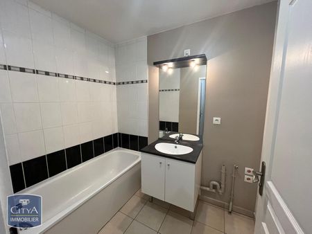 Location Appartement 2 pièces 51m² BEUVRAGES 59192 - Photo 4