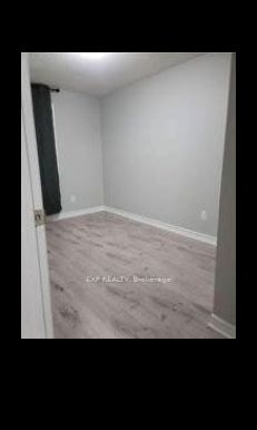 For Lease - 40 Gladstone Square, Brampton, Ontario - Photo 2