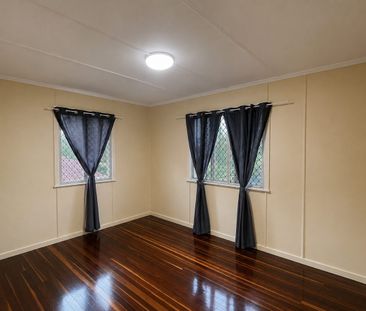 3 Bedroom High-Set with Large Backyard - Photo 3