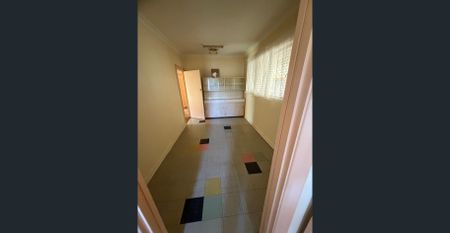 Spacious 4 bedroom house. - Photo 3