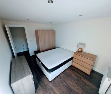 Room in a Shared Flat, Morden Road, SW19 - Photo 6