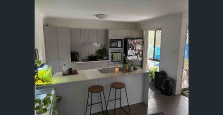 Comfortable Family Living in a Convenient Beaudesert Location! - Photo 2