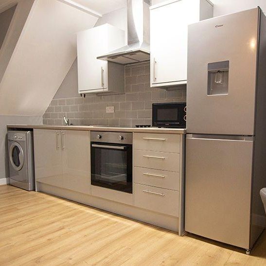 3 bedroom flat to rent - Photo 1