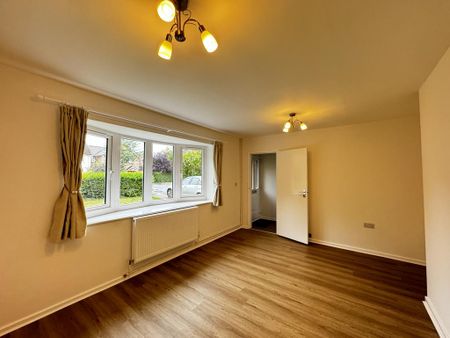 4 bedroom semi-detached house to rent - Photo 3