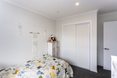 Executive 3-bedroom family home in Halswell - Photo 5