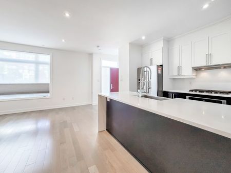 For Lease - 4020 Parkside Village Drive Unit# 2, Mississauga, Ontario - Photo 2