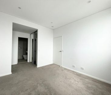 Spacious Bright 2 Bedroom Apartment - Photo 4