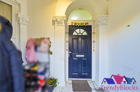 4 bedroom terraced house to rent - Photo 3