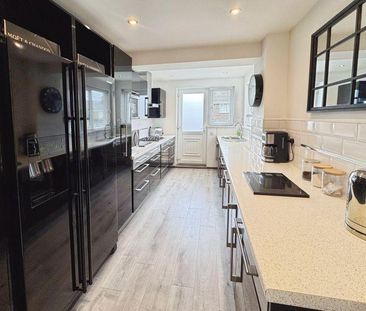 3 bedroom terraced house to rent - Photo 5
