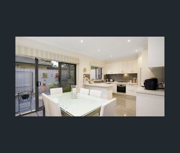 STYLISH TWO-BEDROOM TOWNHOUSE WITH EXCEPTIONAL OUTDOOR SPACE! - Photo 5