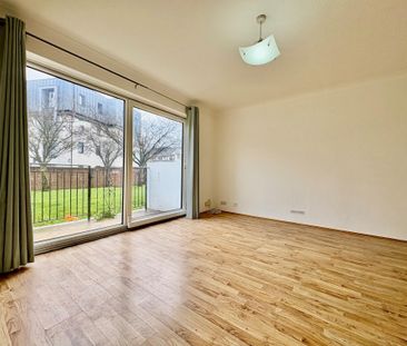 Longwood Road, Hertford - Photo 1