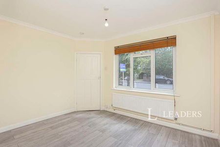 Upper Elmers End Road, Beckenham, BR3 - Photo 2