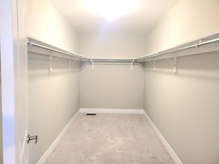 For Lease - 9275 White Oak Avenue, Niagara Falls, Ontario - Photo 4