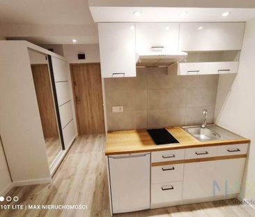 Wyremontowane kapitalnie mieszkanie w suterenie bloku - Zdjęcie 2