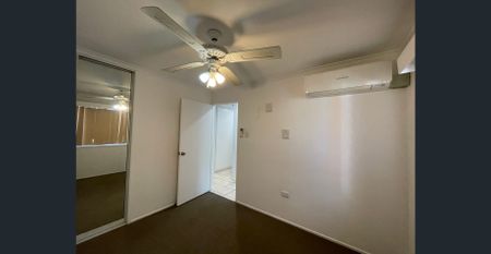 Lowset brick unit nice and handy to the city - Photo 3