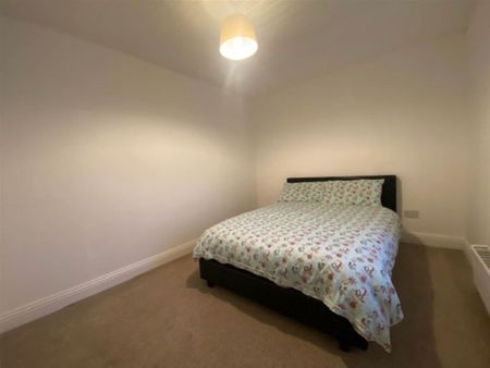 3 Woodview Terrace, Main Street, Stranorlar, County Donegal - Photo 4