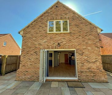 3 bedroom detached house to rent - Photo 2