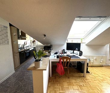 Helle 2,5-Zimmer Dachgeschosswohnung in Gladbeck-Brauck | Einbauküche | Parkettboden - Foto 4