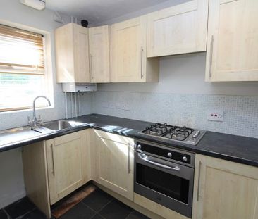 2 bedroom terraced house to rent - Photo 1