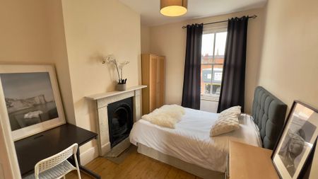 6 Bed Student Accommodation - Photo 4