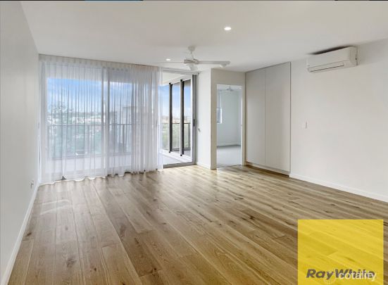 STUNNING APARTMENT - Photo 1